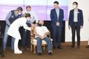 Francisco de Paula Neto, 90 anos, é vacinado no ES(Carlos Alberto Silva)