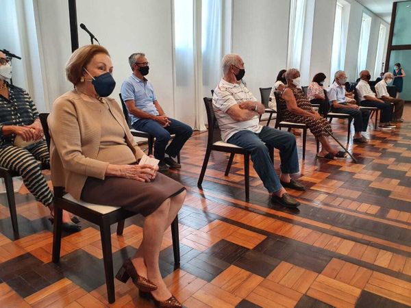 Idosos com mais 90 anos começam a ser vacinados no ES por Carlos Alberto Silva