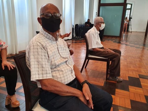 Nelson de Oliveira Santos, de 90 anos por Carlos Alberto Silva