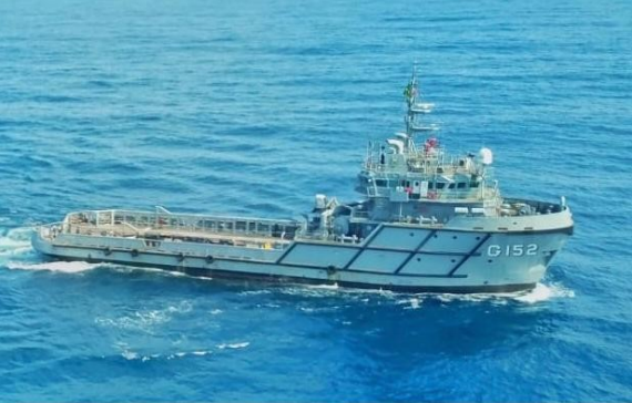Navio Purus, da Marinha do Brasil, faz buscas a tripulantes da lancha nesta sexta (05)
