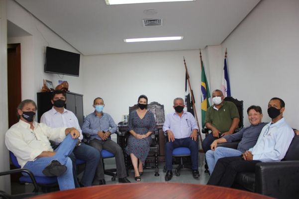 Reunião de representantes de entidades com Danilo Bahiense e Capitão Assumção (sem máscara)