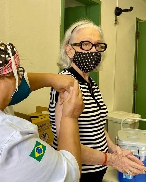 A atriz Fernanda Montenegro foi vacinada contra a Covid-19