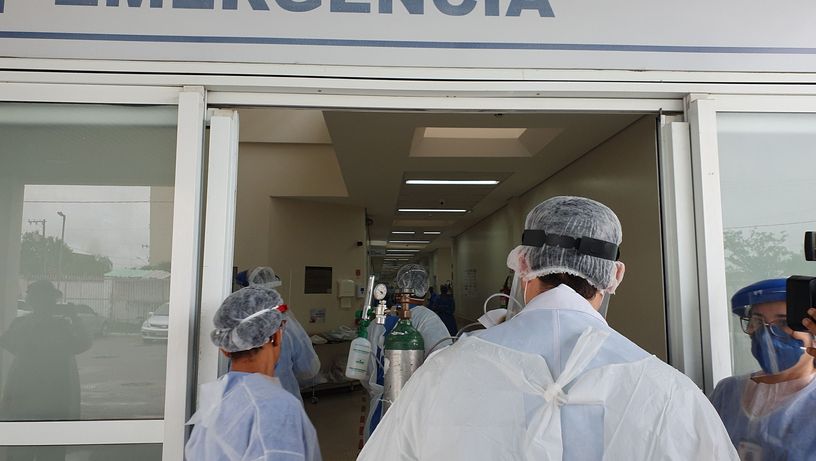 Primeiro paciente vindo de Rondônia que chegou neste domingo, às 14h, no Aeroporto de Vitória. O paciente foi transferido para o Hospital Estadual Dr. Jayme Santos Neves.  