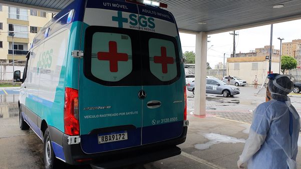 O paciente chega ao Hospital Estadual Dr. Jayme Santos Neves. por  Helio Filho/Secom ES   