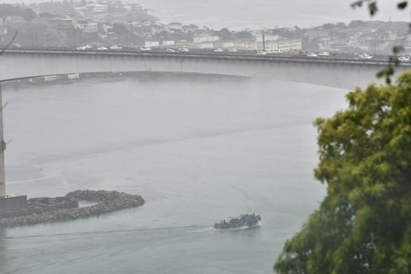 Rua alagada próximo ao Terminal de Vila Velha por Ricardo Medeiros