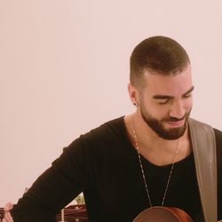 A dupla OutroEu no videoclipe da canção