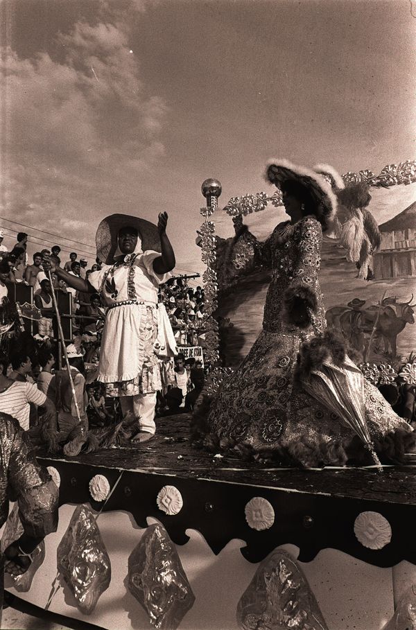 Carro alegórico da Unidos da Piedade no Carnaval de 1986