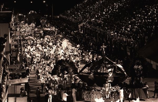 Desfile da escola de samba Novo Império em 1989, ano do Tricampeonato no Sambão do Povo