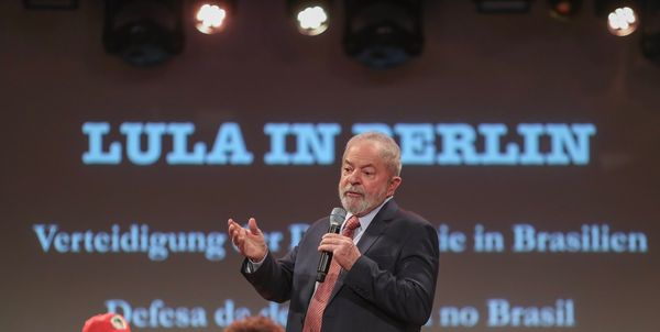 Lula participa do debate “A defesa da democracia no Brasil” hoje em Berlim, Alemanha.