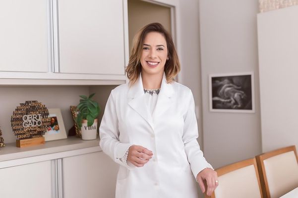 médica obstetra Anna Carolina Bimbato 
