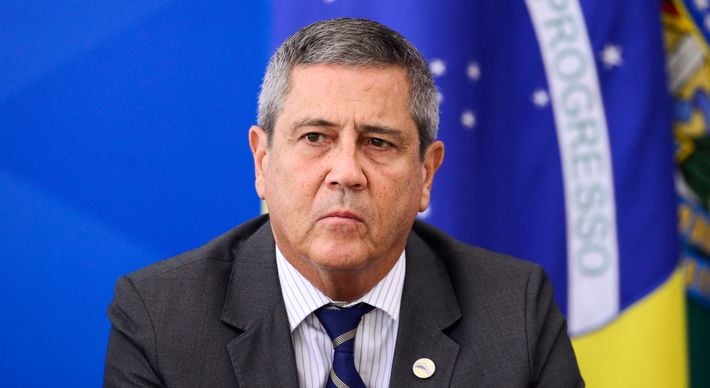 A pedido do presidente, general mandou que todas as declarações da pasta fossem feitas no Planalto, em movimento para retirar protagonismo de ex-ministro