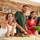 Imagem - Regras para dividir a casa com amigos sem confusão