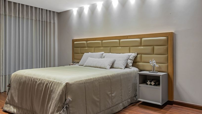 Para ambientes mais íntimos, Carol Zamboni recomenda lâmpadas de LED com cores mais amareladas. 