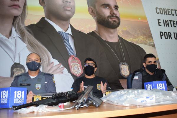 Além do major Luciano Franzen e do delegado Marcelo Cavalcanti, o capitão Almeida, do 1º Batalhão da PM também participou de coletiva sobre o caso nesta sexta-feira (12) por Divulgação | Polícia Civil