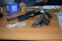 Entre o material apreendido está uma espingarda de fabricação caseira e uma pistola calibre 380(Divulgação | Polícia Civil)