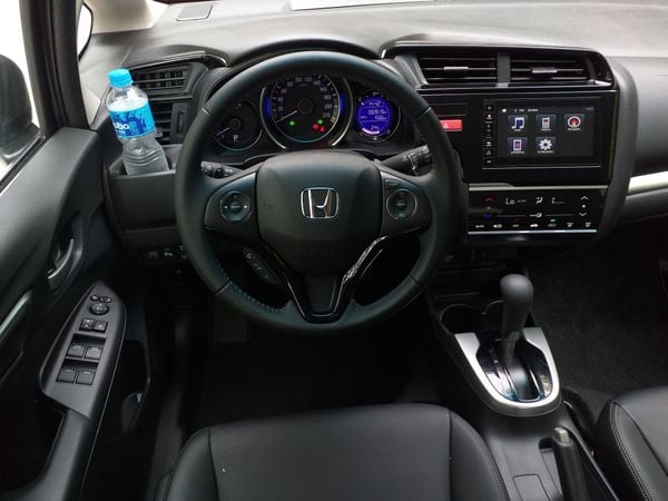 O interior do crossover compacto da Honda faz o estilo aconchegante e preserva muita coisa do Fit.  por Luiza Kreitlon/AutoMotrix 