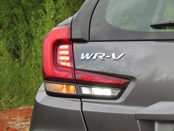 Os faróis de leds ampliam a luminosidade e reforça a frente do modelo.  por Luiza Kreitlon/AutoMotrix 