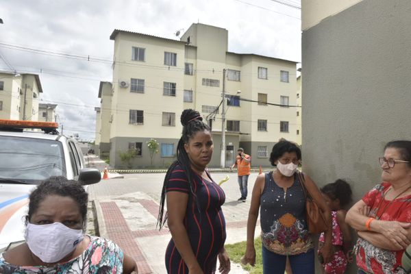Prédio do Residencial Vila Velha, do programa Minha Casa, Minha Vida em Jabaeté, foi interditado pela Defesa Civil após moradores ouvirem estrondo por Ricardo Medeiros