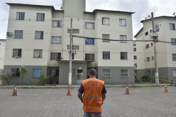 Prédio do Residencial Vila Velha, do programa Minha Casa, Minha Vida em Jabaeté, foi interditado pela Defesa Civil após moradores ouvirem estrondo por Ricardo Medeiros