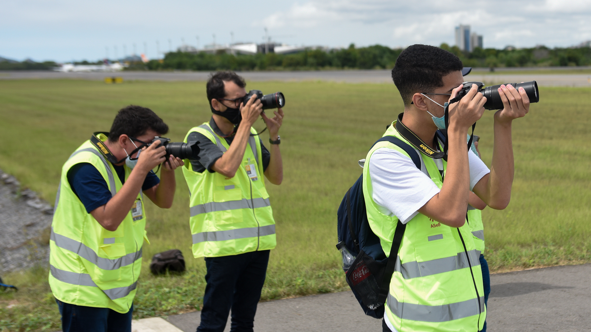  A atividade é voltada aos amantes da fotografia de aviação. Os spotters, como são conhecidos, irão acessar espaços privilegiados do terminal, inclusive o pátio, para fotografar as aeronaves de um ângulo diferente e com mais proximidade.