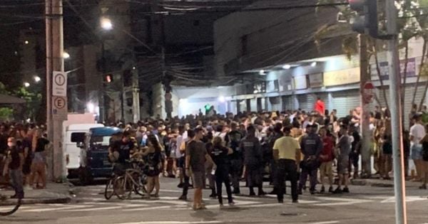 Rua da Lama: internauta denuncia aglomeração na Rua da Lama, em Vitória, durante feriadão de carnaval