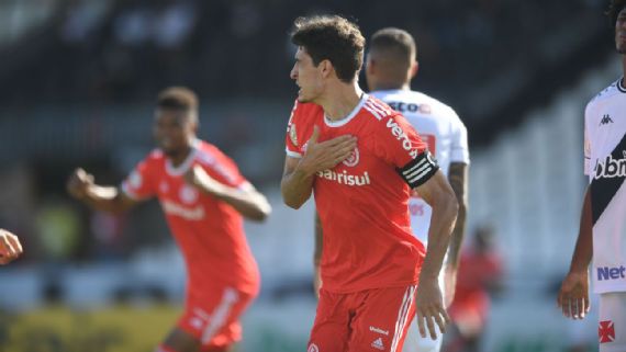 Rodrigo Dourado comemora gol do Internacional 