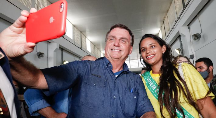 Apoiadores da candidatura de Bolsonaro à presidência em 2018, grupos como Movimento Brasil Livre (MBL-ES) e o Vem pra Rua têm mudado de discurso e elevado o tom nas críticas ao chefe do Executivo