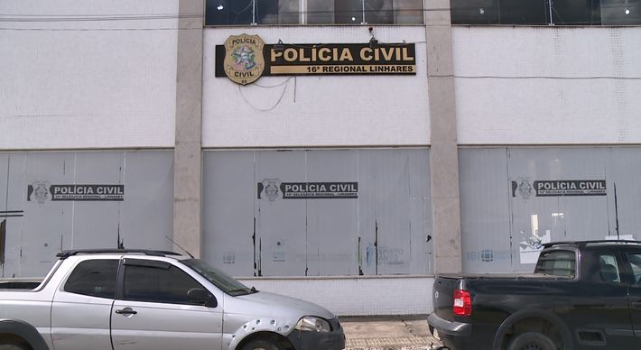 O rapaz chegou a ser socorrido e encaminhado para o Hospital Geral de Linhares (HGL), mas veio a óbito e o corpo foi levado para o Serviço Médico Legal (SML)