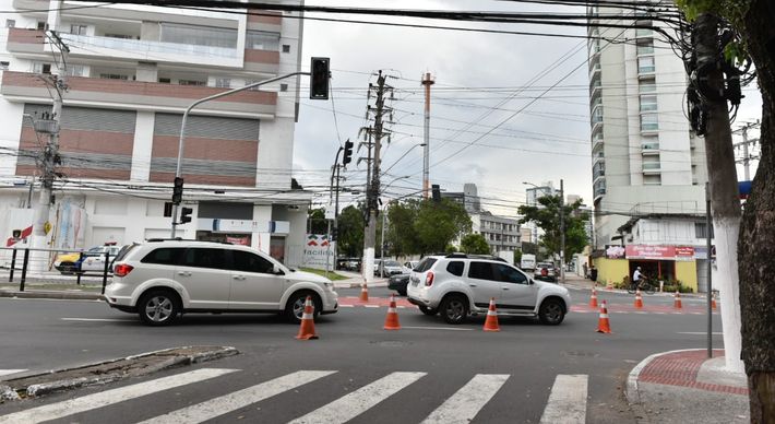Ainda não se sabe o motivo para o não funcionamento dos sinais de trânsito, Guarda Municipal informou que agentes estão no local para orientar o fluxo do trânsito