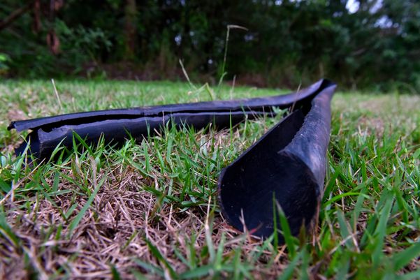 Criminosos usam área debaixo da Ponte da Passagem e manguezal para descartar resíduos oriundos dos furtos de fios de cobre na região da Ufes  por Fernando Madeira