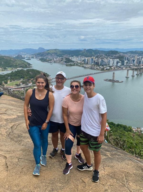 Luana, Edinho, Ivana e Eduardo Ruy: no Morro do Moreno