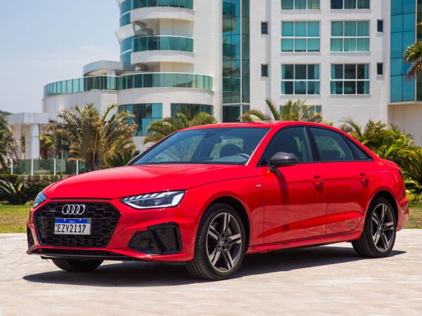 O motor 2.0 TFSI equipa todas as variantes do A4 e do A5 Sportback.