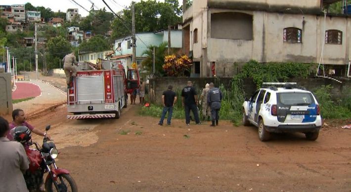 Moradores da região disseram que, durante a noite, houve confronto entre criminosos dos bairros Santa Rosa e Aparecida.