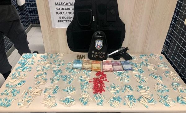 A polícia apreendeu mais de mil pinos de cocaína no bairro Ibes, em Vila Velha