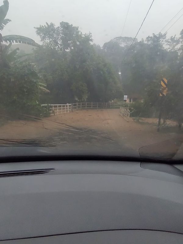 Em Ibitirama, a Defesa Civil informou que o Rio Norte está cerca de 4 metros acima do normal e a água já transbordou em algumas ruas por Internauta/Fabiola Rodrigues