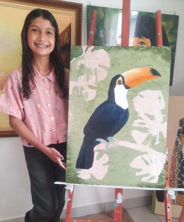 Fernanda Morais, de 12 anos de idade, é a moradora da Serra que faz sucesso com pinturas