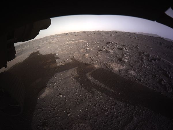 Perseverance envia primeira imagem colorida de Marte um dia após pouso difícil