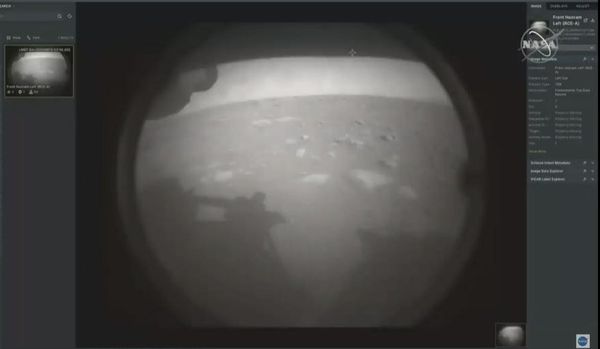 Primeira imagem de Marte transmitida pelo robô Perseverance, que pousou no planeta nesta quinta (18)