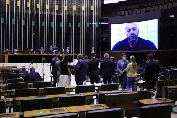 Sessão na Câmara dos Deputados para decidir se Daniel Silveira (PSL-RJ) deve ficar preso 