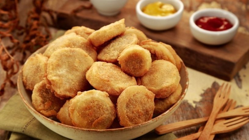 Anéis de cebola recheados com patê de sardinha