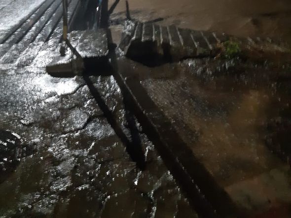 Vias de três bairros de Pancas ficaram alagadas com a chuva do sábado (20) por Braz Riva