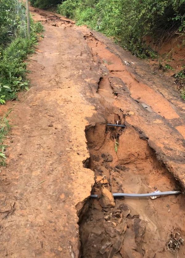 Área atingida fica próxima à estrada do Córrego de Ita, no interior de Barra de São Francisco por Divulgação | Defesa Civil de Barra de São Francisco