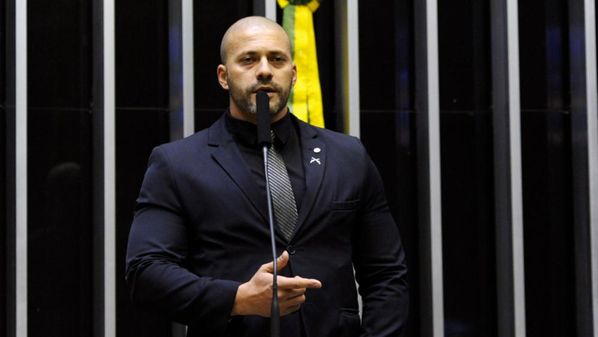 Ex-deputado foi preso na última terça-feira (24) após ordem do ministro do STF por descumprir as condições impostas para que pudesse deixar a prisão