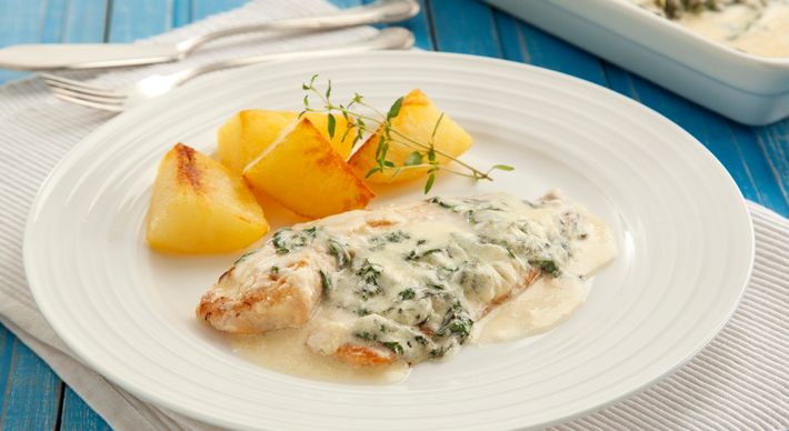 Nada como um peixinho bem suculento para deixar a refeição deliciosa, concorda? Para acompanhar esse prato, uma dica é preparar batatas coradas