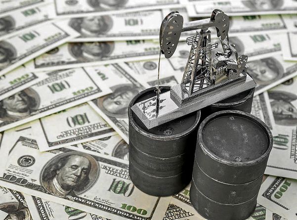 Dólar subiu e ações da Petrobras despencaram