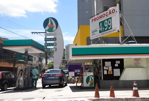 Preços de combustíveis em posto na avenida Princesa Isabel, Centro de Vitória