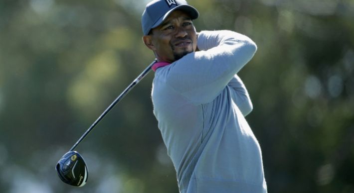 Considerado por muitos o maior golfista de todos os tempos, Tiger Woods era o único dentro do veículo