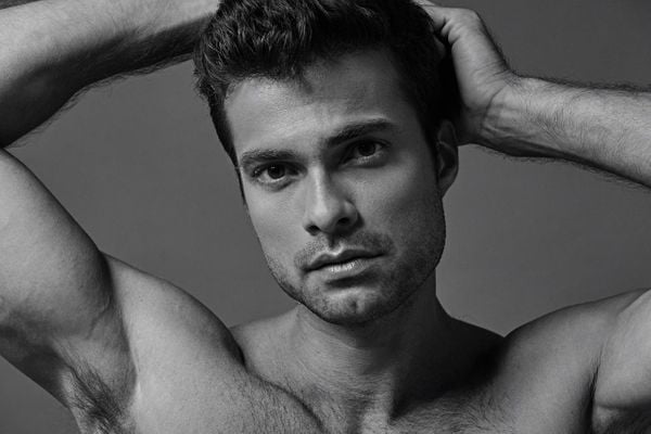 O ator Victor Sparapane