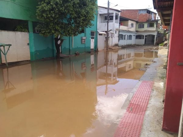 Ruas alagadas em Bom Jesus do Norte, nesta terça-feira (23)  por Defesa Civil Municipal