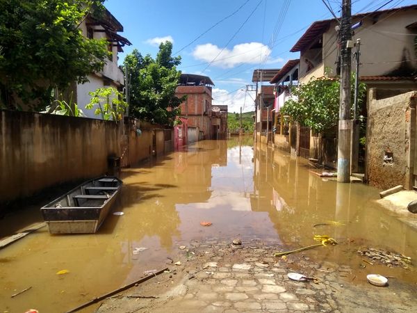 Ruas alagadas em Bom Jesus do Norte, nesta terça-feira (23)  por Defesa Civil Municipal